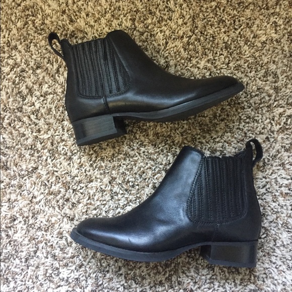 Ariat Shoes - Ariat black leather booties